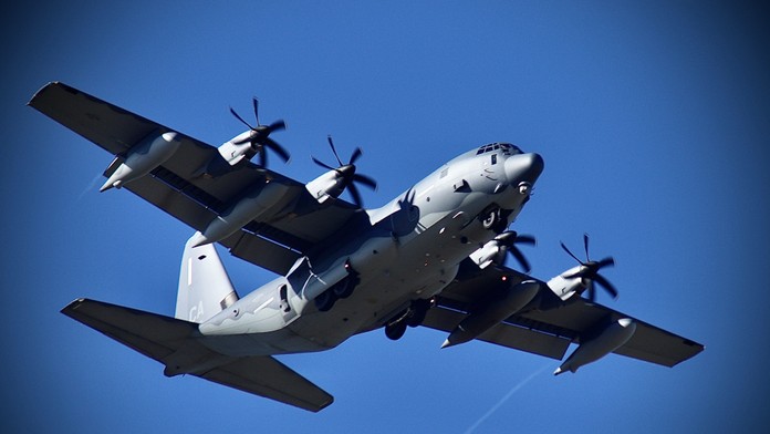 Špeciálne lietadlá USA smerujú k Iránu. Neveštia nič dobré, Pentagón zrejme očakáva aj vlastné straty