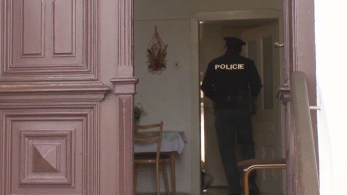 Nehoda vlaku s autom pri Čoltove