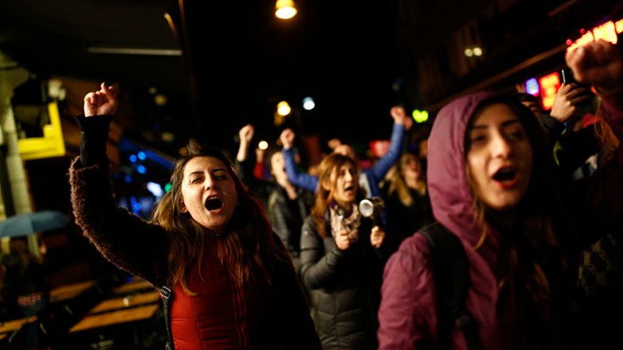 Protesty v Istanbule.