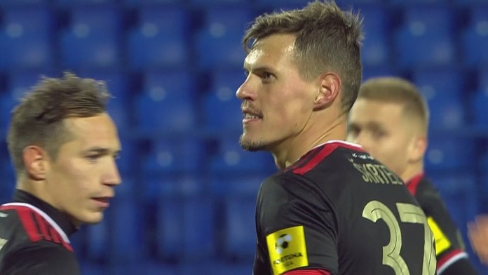 Martin Škrtel sa teší so spoluhráčmi z Trnavy.