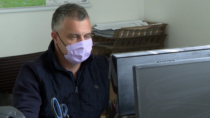 Vladimír si pravidelne nekontroloval exlektronickú schránku a premeškal tak všetky lehoty na to, aby sa bránil voči exekúcii. 