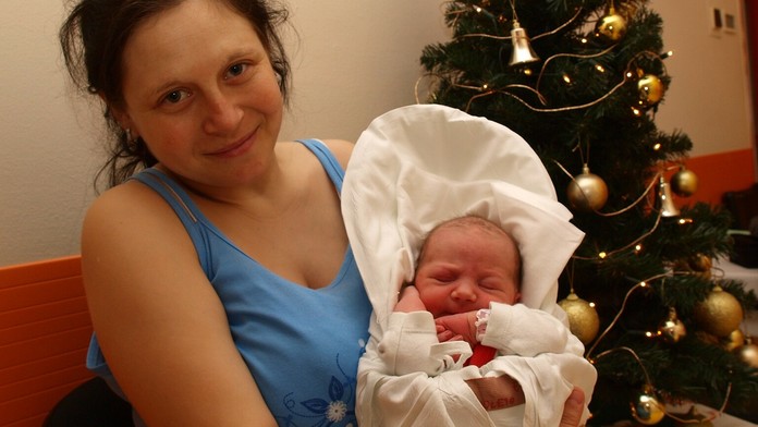 Z Etny začala unikať láva