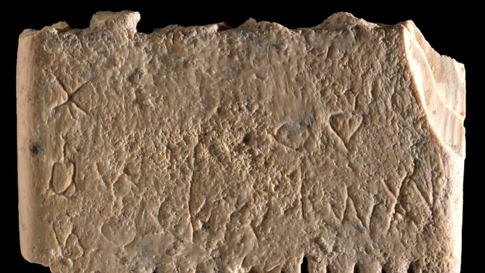 Poznáme najstaršiu vetu, akú doteraz archeológovia objavili. Má asi 3700 rokov a je vyrytá na hrebeni na vši