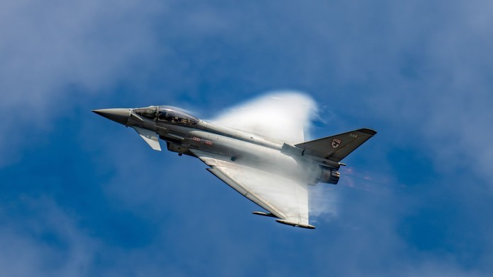 Stíhačka Typhoon vo vzduchu