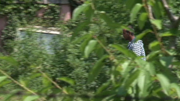 Mladik, ktorý znásilnil dôchodkyňu.