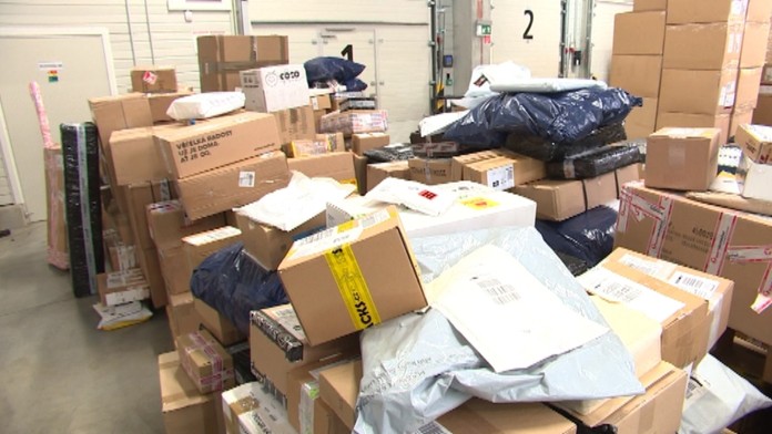 Tovar z Číny a USA nás vyjde drahšie