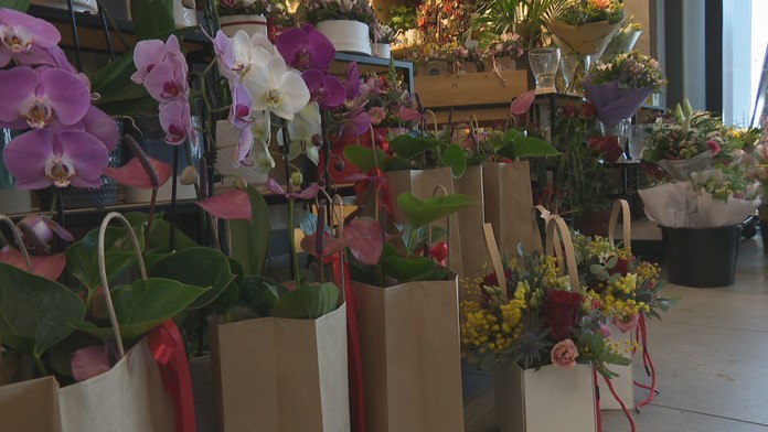 Kvetiny, sladkosti či kvapka krvi. Zisťovali sme, ako ľudia na Slovensku oslavujú sviatok sv. Valentína