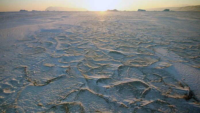 Vlak sa zrazil s taxíkom