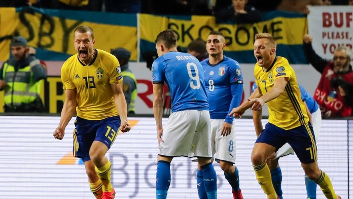 Belgický útočník Romelu Lukaku oslavuje zásah v sieti Walesu v prípravnom dueli.