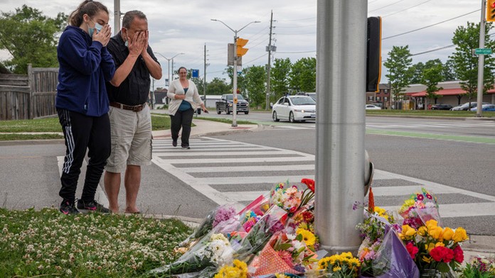 Vodič v Kanade vrazil do skupiny moslimov, štyroch zabil.