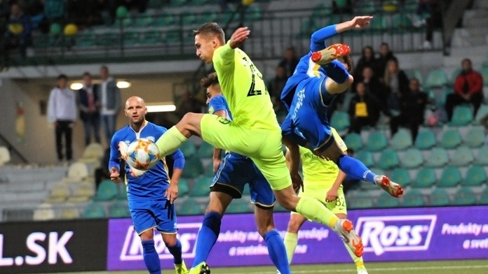 Barcelone sa zatiaľ nepodarilo vonku vyhrať.