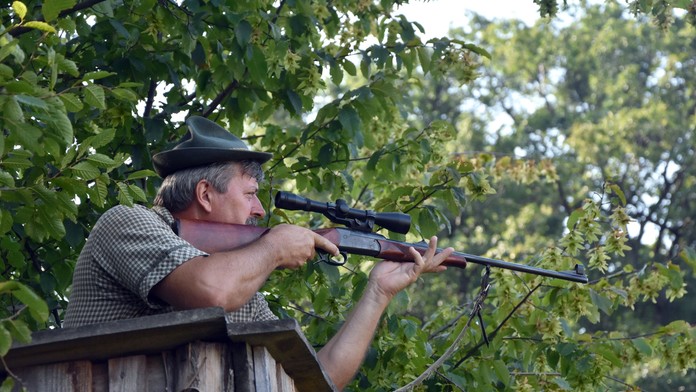 Pod Strečnom odstraňujú popadané kamene.