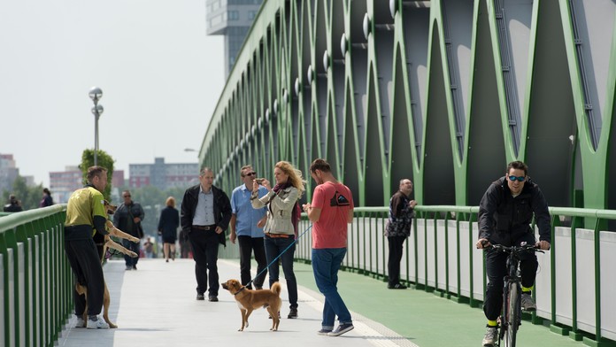Otvorenie Starého mosta v Bratislave pre chodcov a cyklistov 