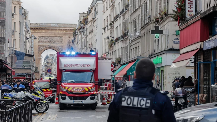 Muža podozrivého z útoku pri kurdskom centre v Paríži previezli na psychiatriu