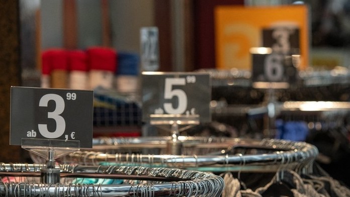 Navštevujú ho mnohí Slováci: Populárny reťazec zatvára stovky predajní, šéf hovorí o veľkej chybe