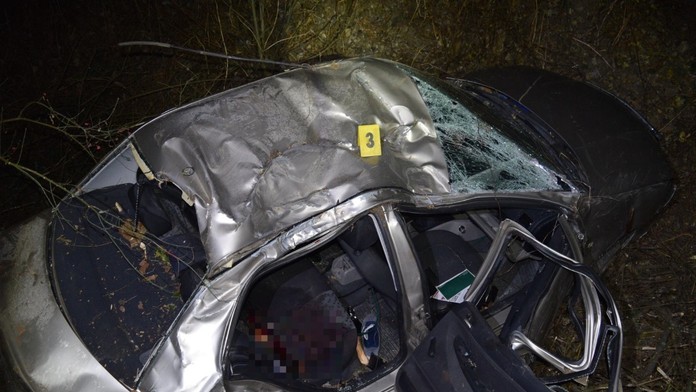 Auto na mieste nehody.