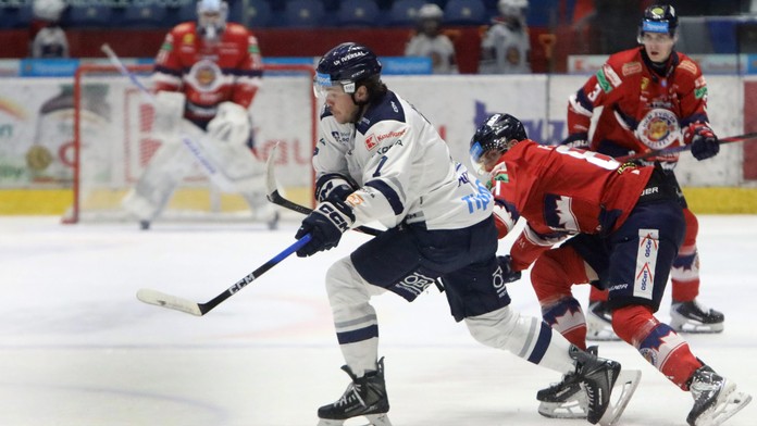 Poprad si zaistil postup do štvrťfinále po otočke vo Zvolene. Líder uspel v prestrelke