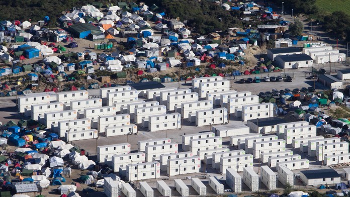 Tréner Bayernu Mníchov Carlo Ancelotti dáva pokyny v dueli LM proti FK Rostov.