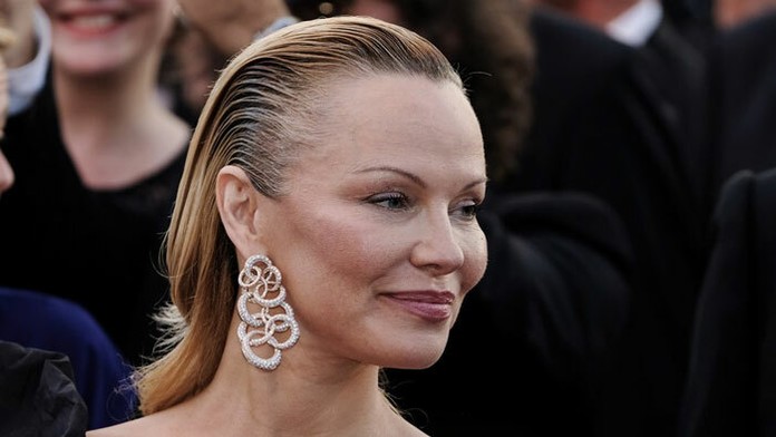 Pamela Anderson na festivale v Cannes