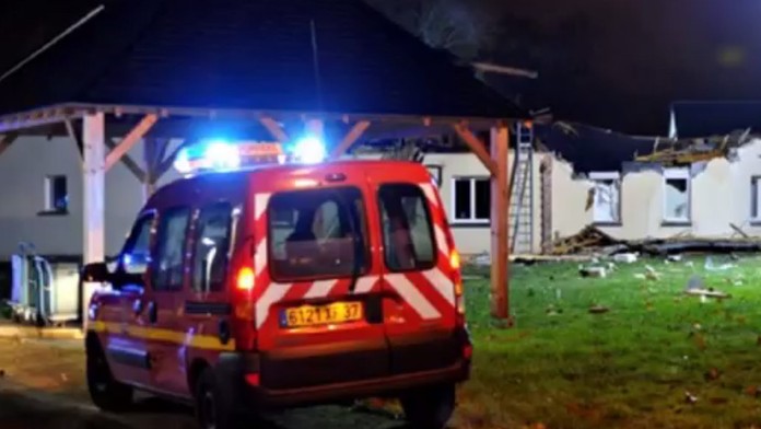 Francúzske vojenské lietadlo sa zrútilo na domov pre postihnutých.