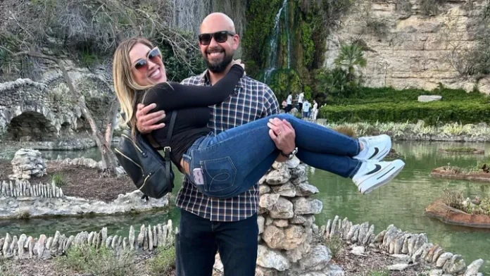 Elektrický prúd vo vonkajšej vírivke zabil 43-ročného muža a ťažko zranil jeho manželku. 