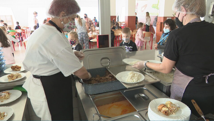 Dotácie na obedy sa môžu vrátiť, budú vraj aj rozpočtovo kryté