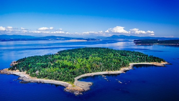 Trojica rybárov stroskotala na opustenom ostrove. Pátranie napokon malo nečakanú pointu