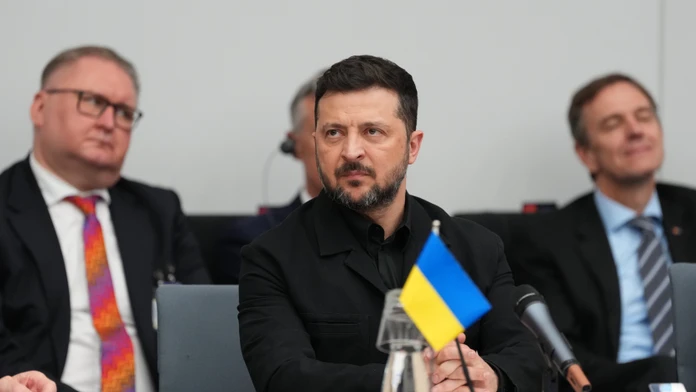 Ukrajinský prezident Volodymyr Zelenskyj počas rokovania ministrov obrany členských krajín NATO v sídle NATO.