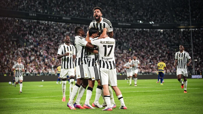 Juventus zostal na víťaznej vlne. Frosinone poľahky zvíťazilo vo Florencii, Bobček ešte na súpiske nefiguroval