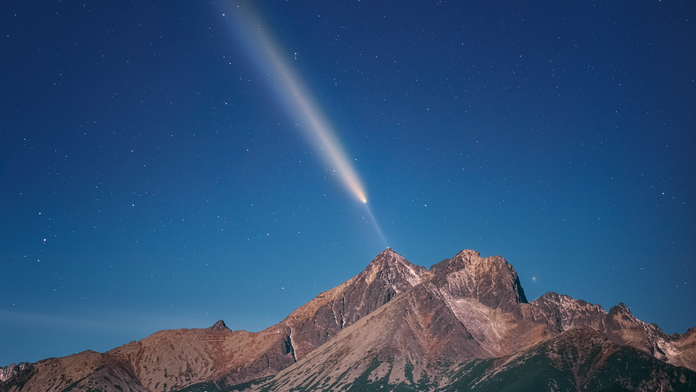 C/2023 A3 Tsuchinshan-ATLAS nad Lomnickým štítom