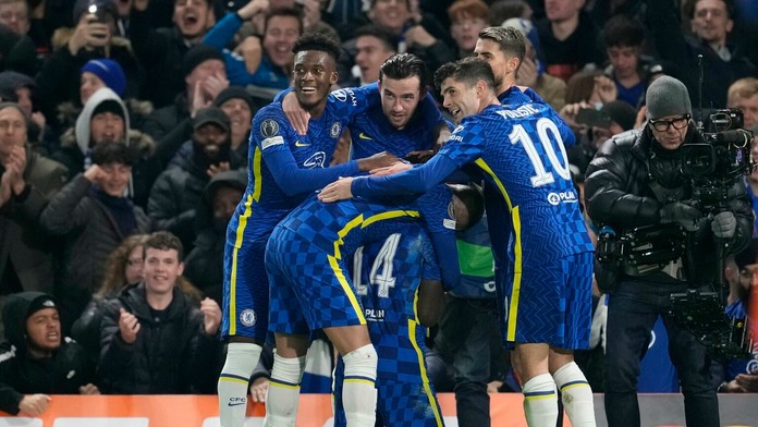 Hráči Chelsea oslavujú gól v dueli LM proti Juventusu.