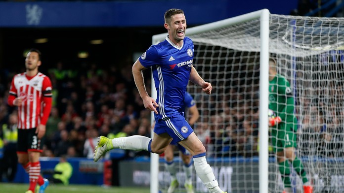 Na snímke hráč Chelsea Gary Cahill oslavuje svoj gól 