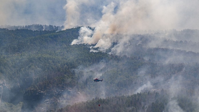 Lesný požiar v Národnom parku Saské Švajčiarsko.