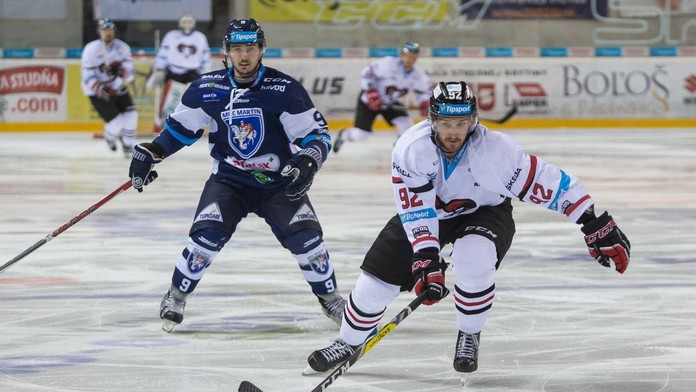 Na snímke sprava Brock Higgs (Banská Bystrica) a Tomáš Brňák (Martin).