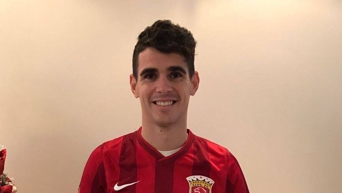 Oscar v drese Šanghaja.