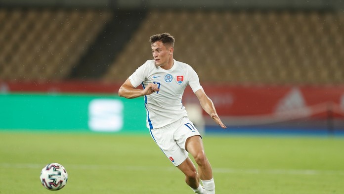 Doktori mu vraveli, nech na futbal zabudne. Dnes má vďaka otepľovačkám rýchlosť ako Mbappé