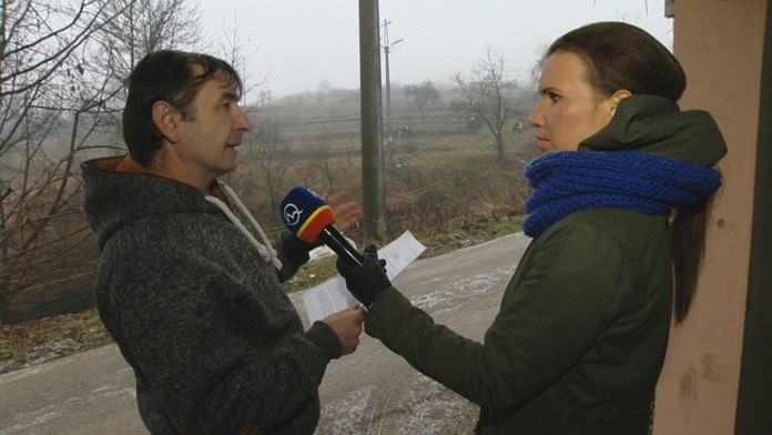 Vrtuľník letky Ministerstva vnútra s modulom leteckého hasenia.