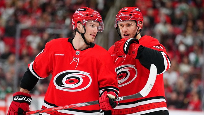 Andrei Svechnikov a Mikko Rantanen