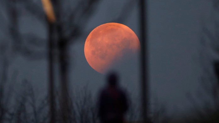 Záchranári chceli vyvŕtať tunel, lenže narazili na tvrdú žulu.
