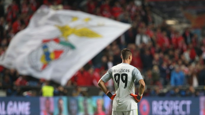 Odisseas Vlachodimos z Benficy reaguje po dueli LM proti Ajaxu. 