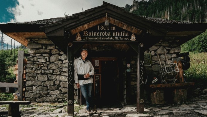 Chatár Peter Petras z Rainerovej útulne.