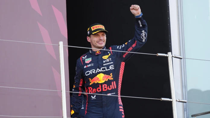 Max Verstappen sa stal majstrom sveta F1. Definitívne o tom rozhodla kolízia jeho tímového kolegu
