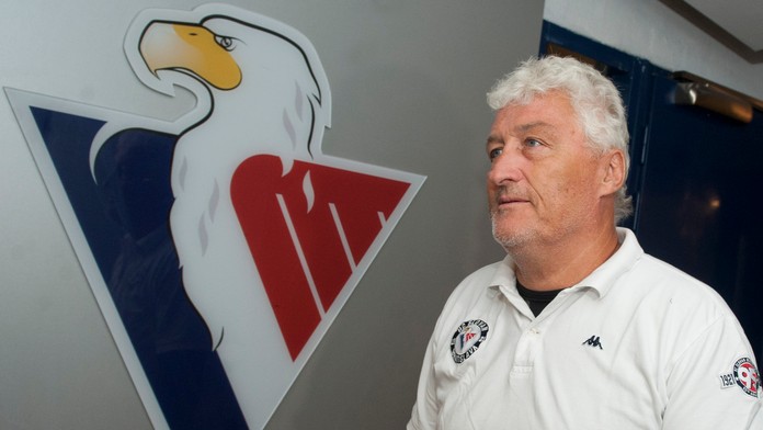 Na snímke tréner hokejistov HC Slovan Bratislava Miloš Říha počas brífingu s novinármi.