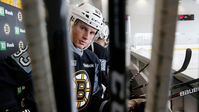 Útočník Bruins Peter Cehlárik. 