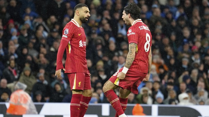 Šláger pre Liverpool, City visí nad priepasťou. Dúbravka po podpise novej zmluvy prestrelku sledoval len z lavičky