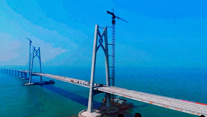 Rekordne dlhý most spája Hongkong a Macao