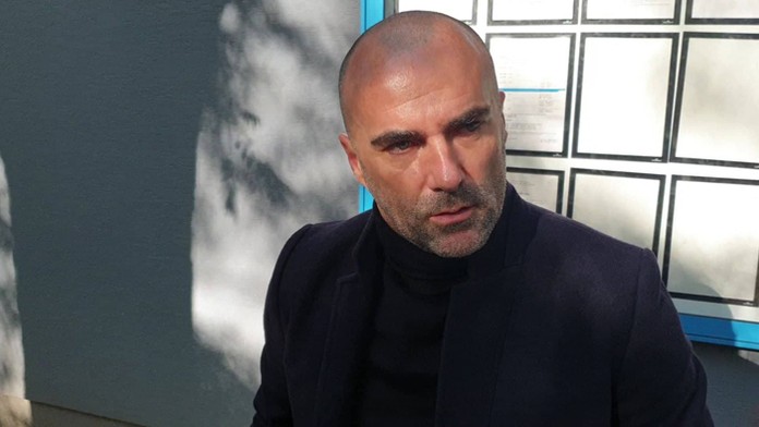 Tyč, po ktorej mravce vyliezli z bunkra.