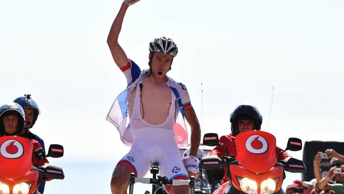 Geniez sa teší z víťazstva.