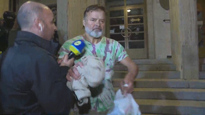 Dědeček údajne znovu šoféroval. Fotografie, ktoré kolujú internetom, sú hoax