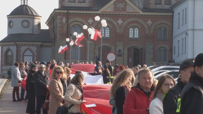 Poliaci oslavujú Deň nezávislosti.